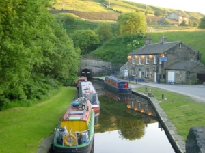 Llangollen Canal - czarter barki w Anglii i Walii (spokojny rejs wśród natury) foto: Swede Charter