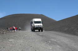 Na wulkan można się dostać kilkoma sposobami: kolejką, samochodem lub na pieszo | Charter.pl foto: Piotr Kowalski