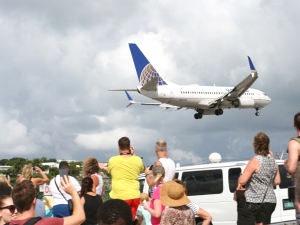 Entuzjastów planespottingu jest sporo | Charter.pl foto: Kasia Kowalska