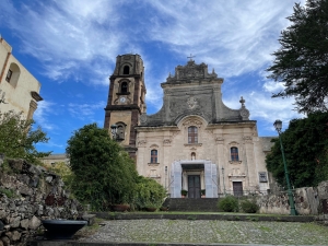 Wśród zabytków Lipari wyróżnia się katedra pod wezwaniem św. Bartłomieja | Charter.pl foto: Kasia Kowalska