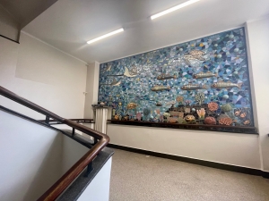 Mozaika w przychodni na półpiętrze Specjalistycznej Przychodni Lekarskiej Śródmieście przy ul. Armii Krajowej | Charter.pl foto: Katarzyna Kowalska