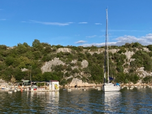Rzeka Krka - jedna z najpiękniejszych dróg wodnych Chorwacji | Charter.pl foto: Katarzyna Kowalska