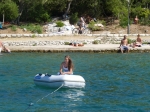 Próba przeprawy pontonem na brzeg na linie foto: Miśka