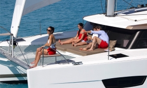 Katamaran Pajot 40 | Charter.pl foto: www.fountaine-pajot.com