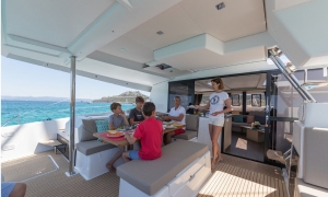 Katamaran Saona 47 | Charter.pl foto: www.fountaine-pajot.com