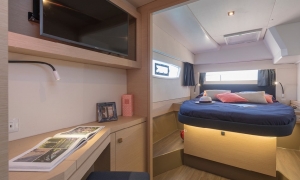 Wnętrze katamaranu Astréa 42 | Charter.pl foto: www.fountaine-pajot.com