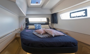 Wnętrze katamaranu Astréa 42 | Charter.pl foto: www.fountaine-pajot.com