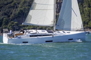 Dufour 430 GL | Charter.pl foto: www.dufour-yachts.com