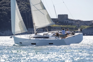 Dufour 430 GL | Charter.pl foto: www.dufour-yachts.com