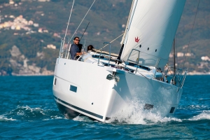 Dufour 390 | Charter.pl foto: www.dufour-yachts.com