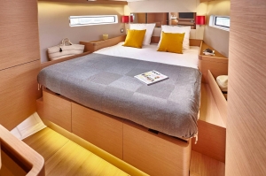 wnętrze jachtu Sun Odyssey 490 | Charter.pl foto: www.jeanneau.com