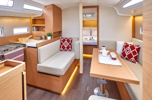 wnętrze jacht Sun Odyssey 410 | Charter.pl foto: www.jeanneau.com