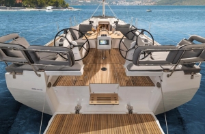 Bavaria C42 | Charter.pl foto: www.bavariayachts.com