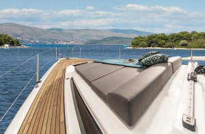 Bavaria C42 | Charter.pl foto: www.bavariayachts.com