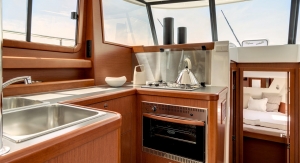 Swift Trawler 34 Fly | Charter.pl foto: www.beneteau.com