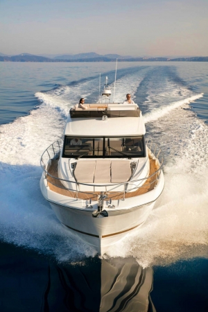 Prestige 520 | Charter.pl foto: www.prestige-yachts.com