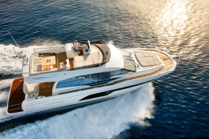 Prestige 520 | Charter.pl foto: www.prestige-yachts.com