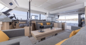 Wnętrze jachtu Fountaine Pajot m/y 44 | Charter.pl foto: www.fountaine-pajot.com