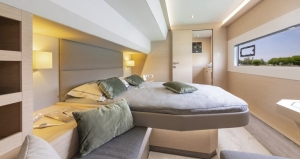 Wnętrze katamaranu Fountaine Pajot m/y 40 | Charter.pl foto: www.fountaine-pajot.com