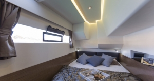 Wnętrze katamaranu Fountaine Pajot m/y 37 | Charter.pl foto: www.fountaine-pajot.com