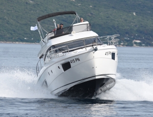 Jacht motorowy Bavaria 420 Virtess | Charter.pl foto: www.yachting2000.at