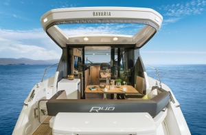 Jacht motorowy Bavaria R40 FLY | Charter.pl foto: www.bavariayachts.com