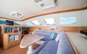 Perry 44.5 Pc | Charter.pl foto: www.dreamyachtcharter.com