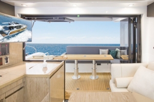 Wnętrze jachtu motorowego Sealine C390 | Charter.pl foto: www.sealineyachts.hr