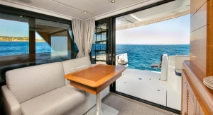 Wnętrze jachtu motorowego Swift Trawler 35 | Charter.pl foto: www.beneteau.com