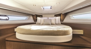 Wnętrze jachtu motorowego Beneteau Gran Turismo 40 | Charter.pl  foto: www.beneteau.com