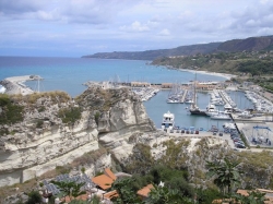 Marina Tropea foto: Porto di Tropea