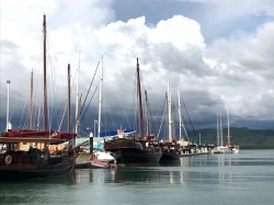 Burzowe chmury nad Phuket Yacht Haven Marina | Charter.pl foto: Basia