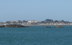 Port St.Peter na wyspie Guernsey widziany od strony morza foto: Katarzyna Kowalska