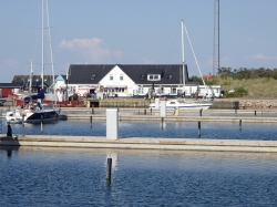 Port Anholt prezentuje się bardzo ładnie - Charter.pl foto: Katarzyna Kowalska