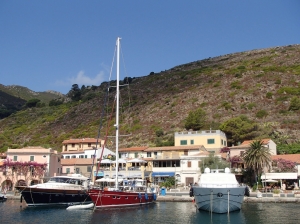 Marina di Capraia Isola  foto: Kasia Koj