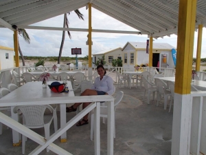 Anegada to najbardziej zewnętrzna z wysp archipelagu w kierunku północnym i jedyna wyspa koralowa | Charter.pl foto: Kasia & Peter