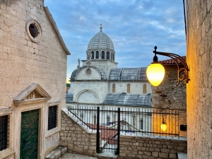 Kilka ujęć ze spaceru po mieście Šibenik | Charter.pl foto: Katarzyna Kowalska