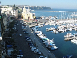 Marina di Procida foto: Marina di Procida