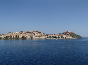 Nabrzeża, portu Portoferraio na wyspie Elba | Charter.pl foto: Piotr Kowalski