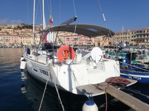 Nabrzeża, portu Portoferraio na wyspie Elba | Charter.pl foto: Piotr Kowalski