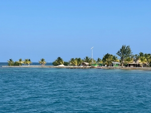 Wzdłuż wybrzeża na Belize natrafić można na liczne laguny | Charter.pl foto: Katarzyna Kowalska