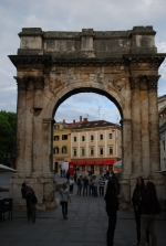 Pula, łuk triumfalny 