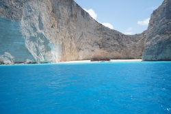 Navagio Beach (Zatoka Wraku) największa atrakcja Zakynthos | Charter.pl foto: załoga s/y George