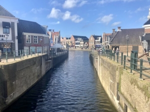 Lemmer, w oczekiwaniu na jacht | Charter.pl foto: Peter