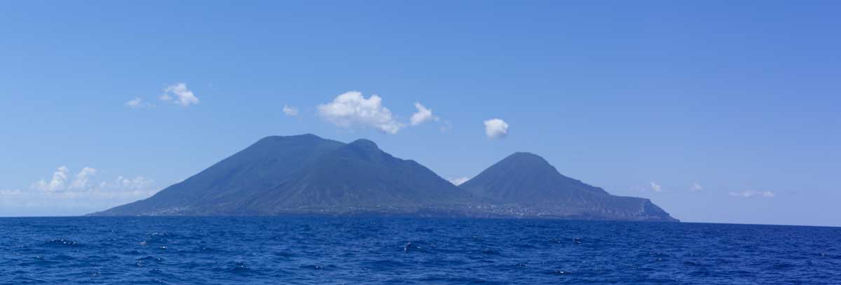 Panorama na Wyspy Liparyjskie - Stromboli